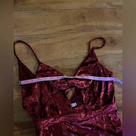 Essue Burgundy Velvet Women’s Thong Bodysuit Size Medium - Picture 3 of 15